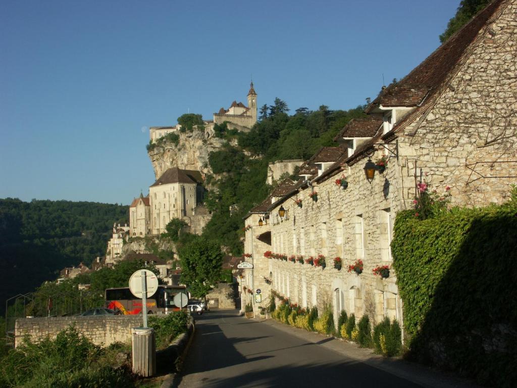 Auberge Du Relais D'Auniac Gourdon-en-quercy Exterior photo