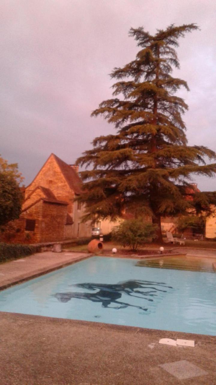 Auberge Du Relais D'Auniac Gourdon-en-quercy Exterior photo