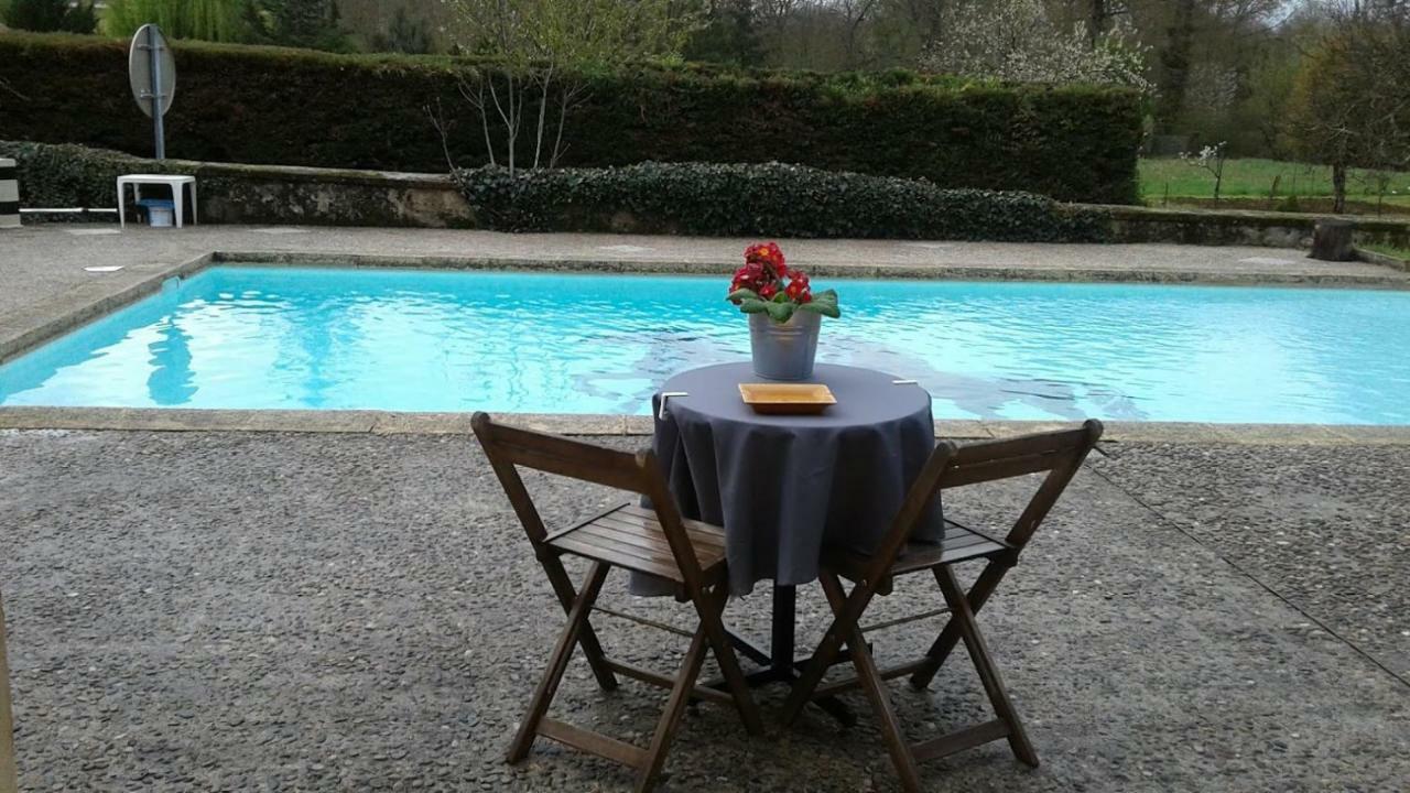 Auberge Du Relais D'Auniac Gourdon-en-quercy Exterior photo